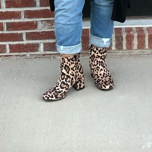 Like new Leopard booties